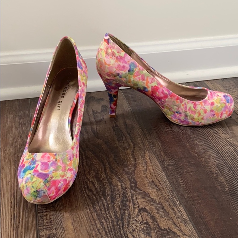 Madden Girl Floral Getta Heel